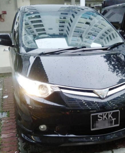 (已签发)柔:狮城二三事:缴550新元订金 开学日等不到载送