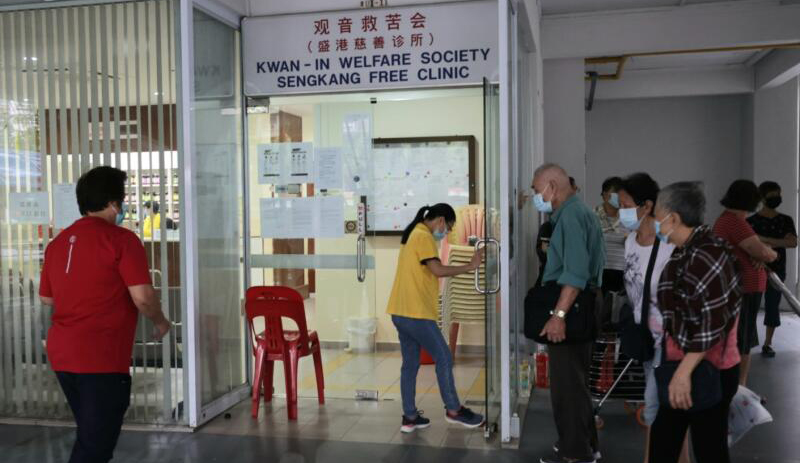 诊所外摆下“药瓶阵”霸位排队?民众大吐苦水