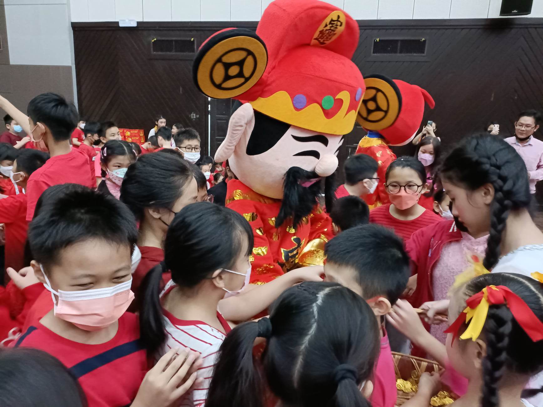 （早报头）大都会：班达马兰华小A校 新春活动