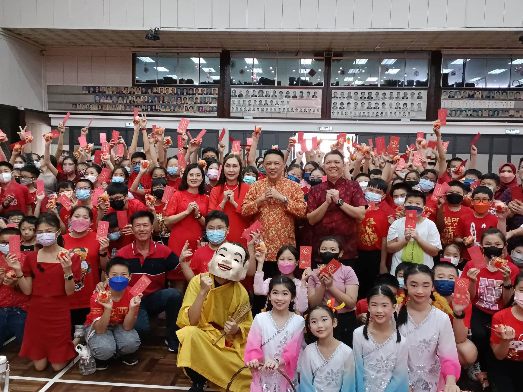 （早报头）大都会：班达马兰华小A校 新春活动