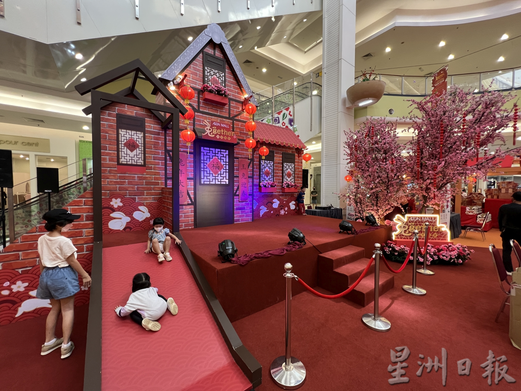 商店广场布置·红彤彤迎春