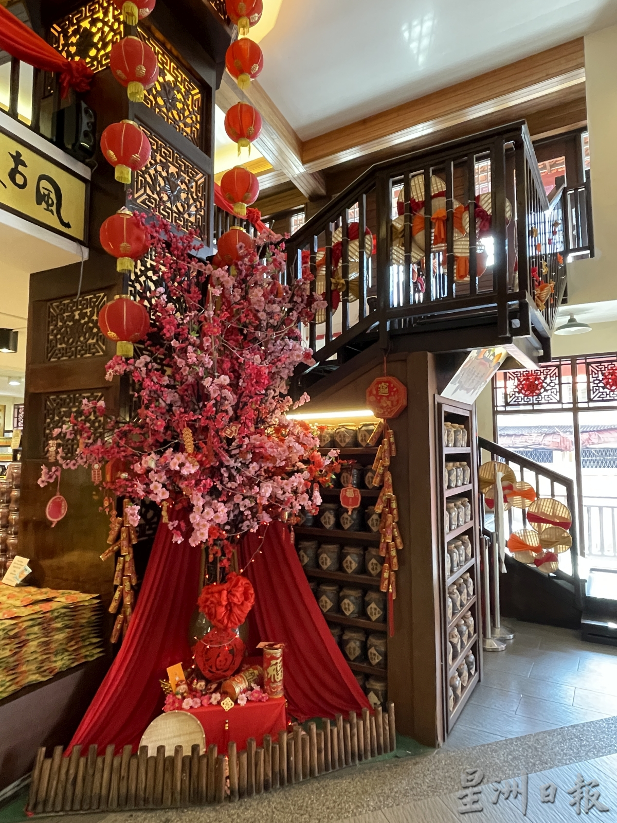 商店广场布置·红彤彤迎春