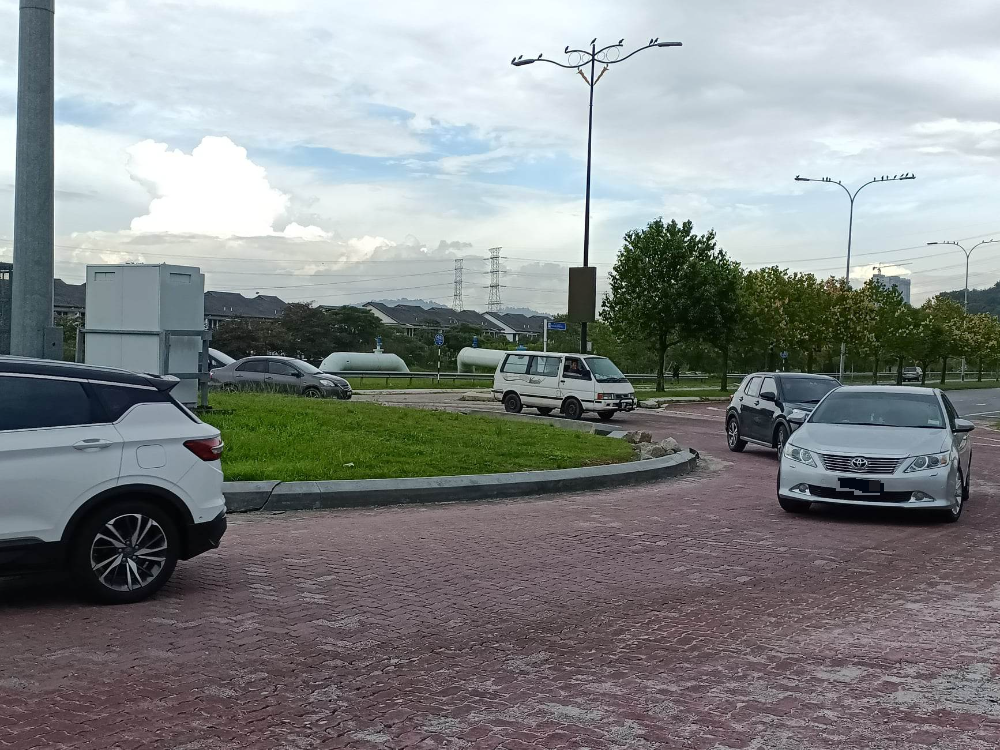 (版3头)大都会:跟进武吉拉惹交通圈事故