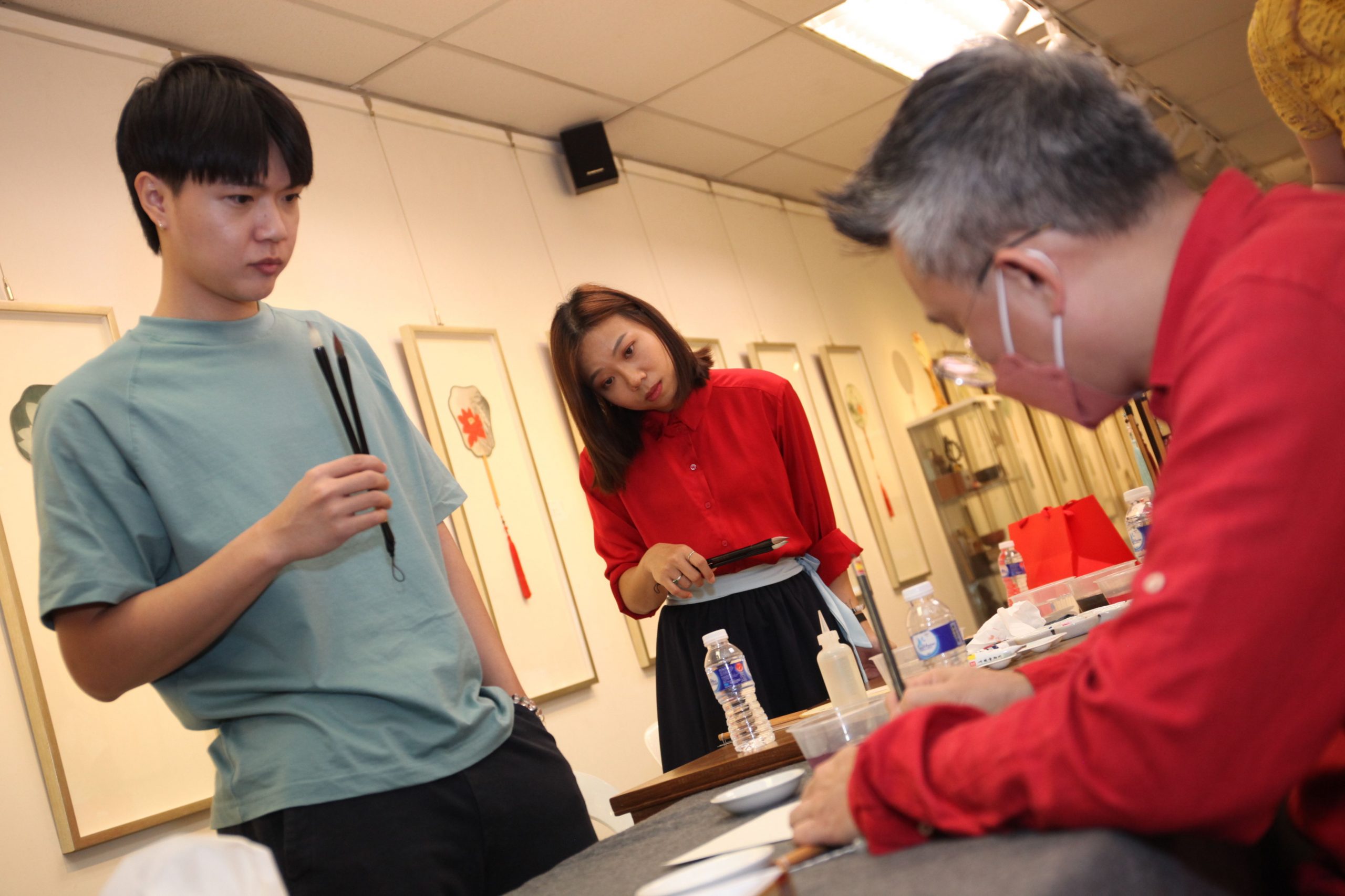 (设定年初一上网)小玉盛天俊卢信宥张心怡|一兔一绢扇 一字一心愿