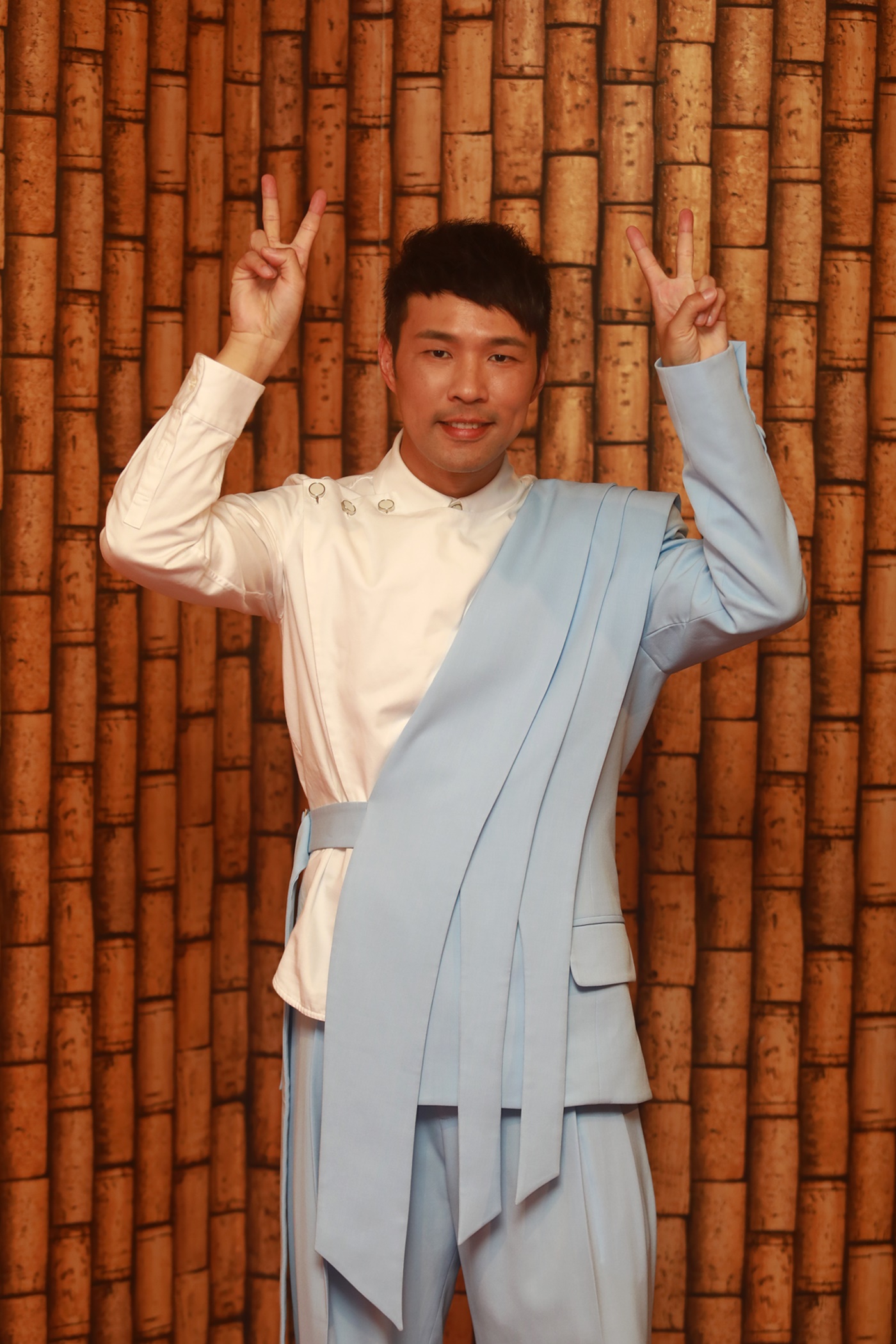 (设定年卅上网)兔年扮兔 星途大计