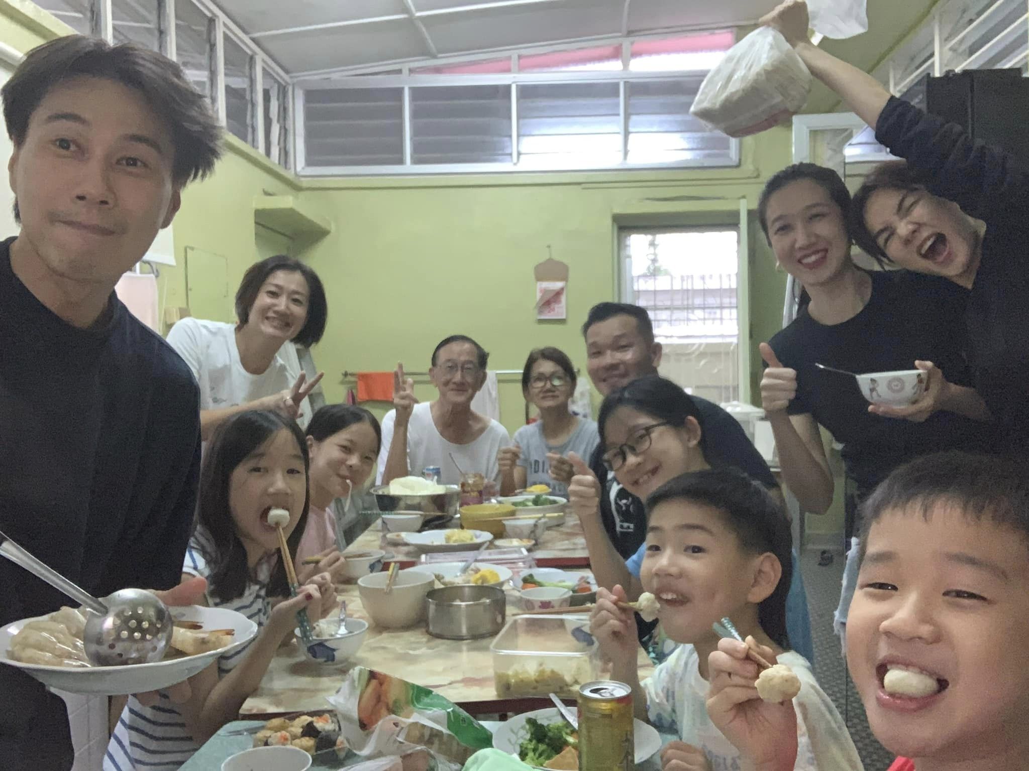 Ella大马台湾赶场过年 飞机高铁摩托车全用上