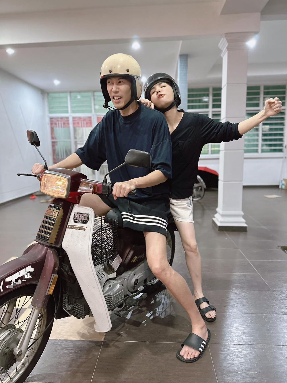 Ella大马台湾赶场过年 飞机高铁摩托车全用上