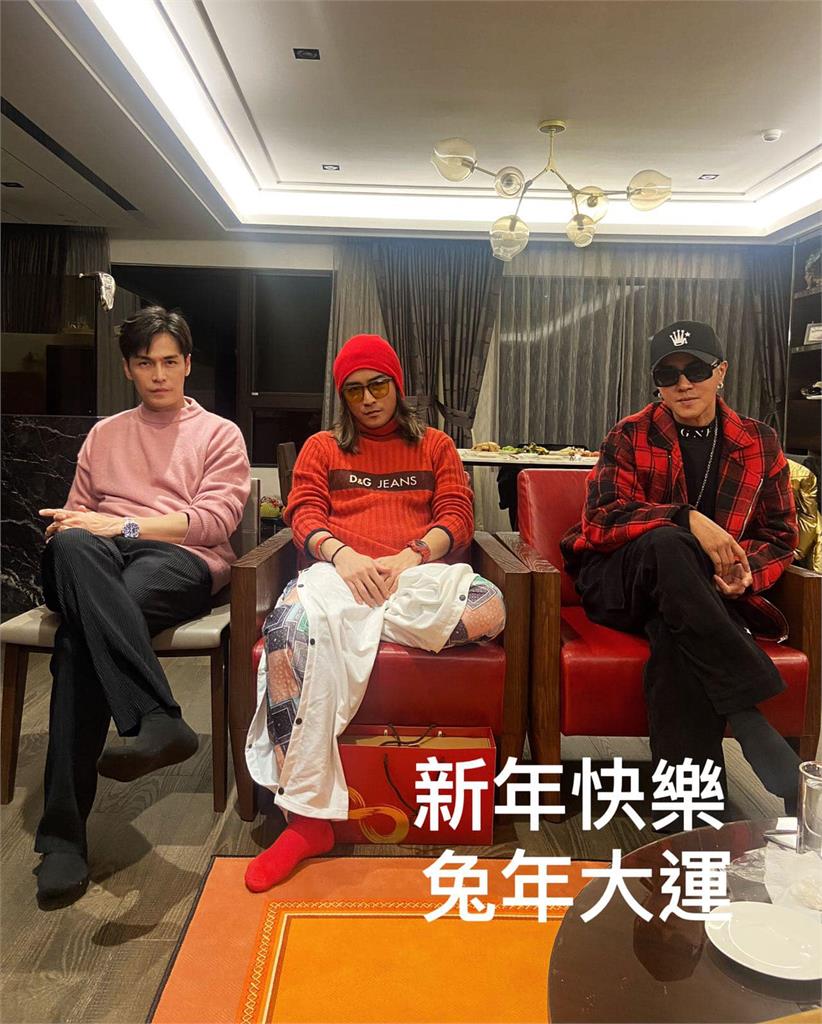 GINO到孙德荣家拜年 意外促成“三代男团”世纪同框