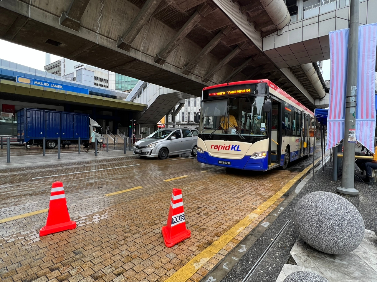 me02主文-大都会：走访吉隆坡市中心轻快铁站