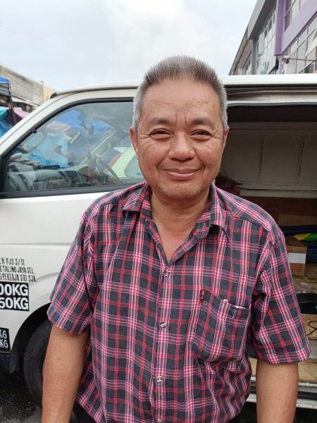 me02双头-大都会:小贩避免滞销 薄利多销年货/9图