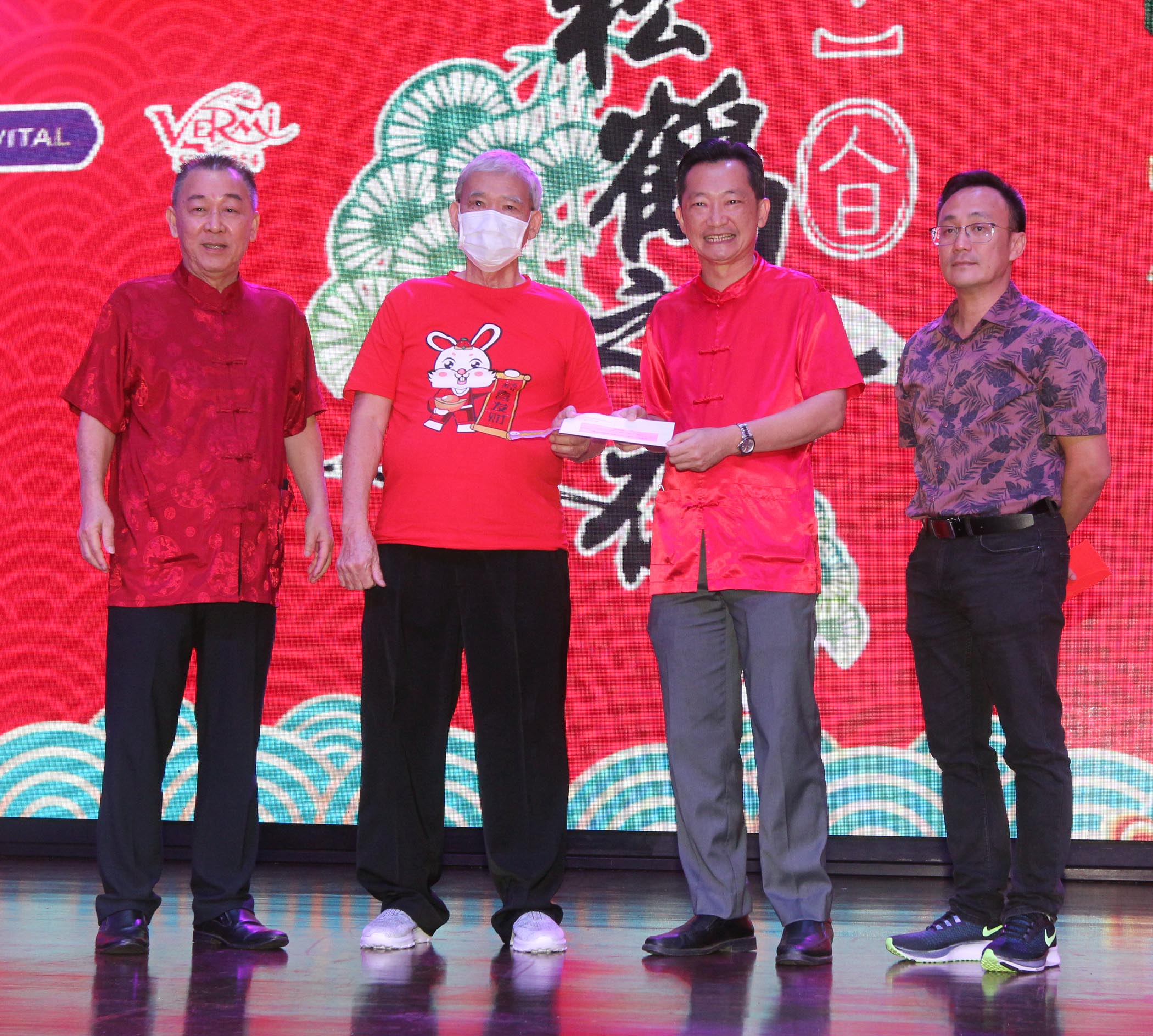 NS封底画页：森松鹤之夜，参与者满载而归