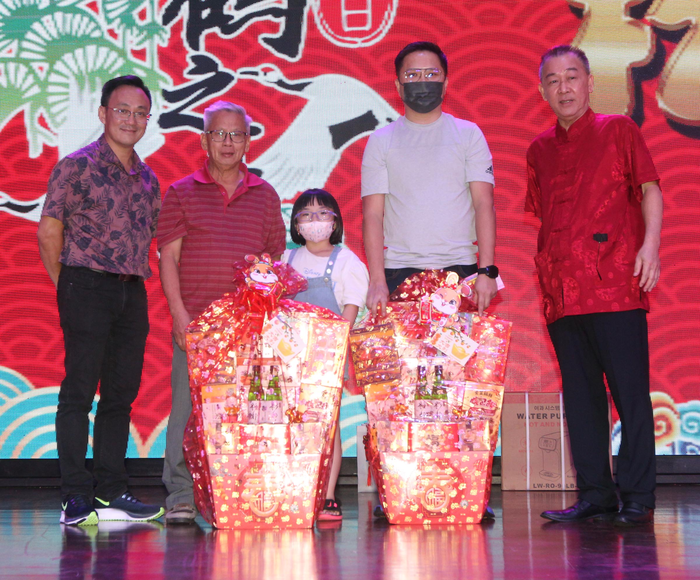 NS封底画页：森松鹤之夜，参与者满载而归
