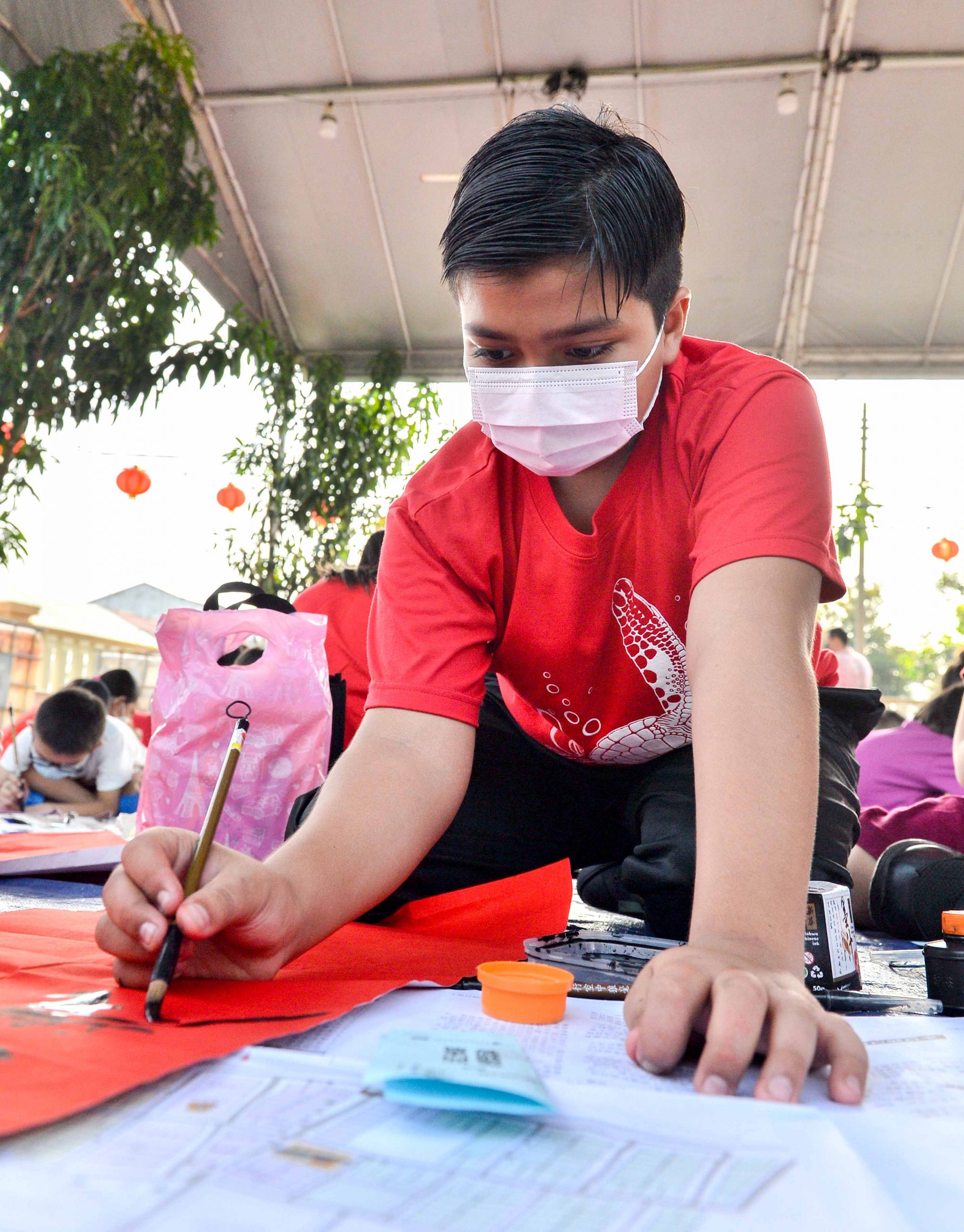 NS芙蓉/“奕潮杯”挥春比赛在万茂新村展开,吸引212参赛者