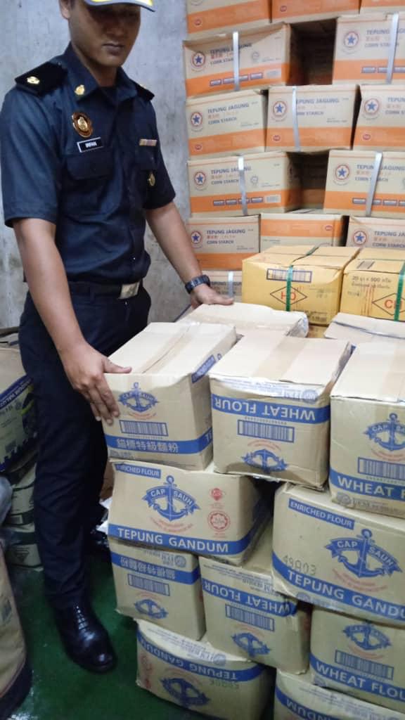 NS芙蓉:过量囤货被取缔;森贸消充公逾4千公斤油粉糖,市值过1.2万