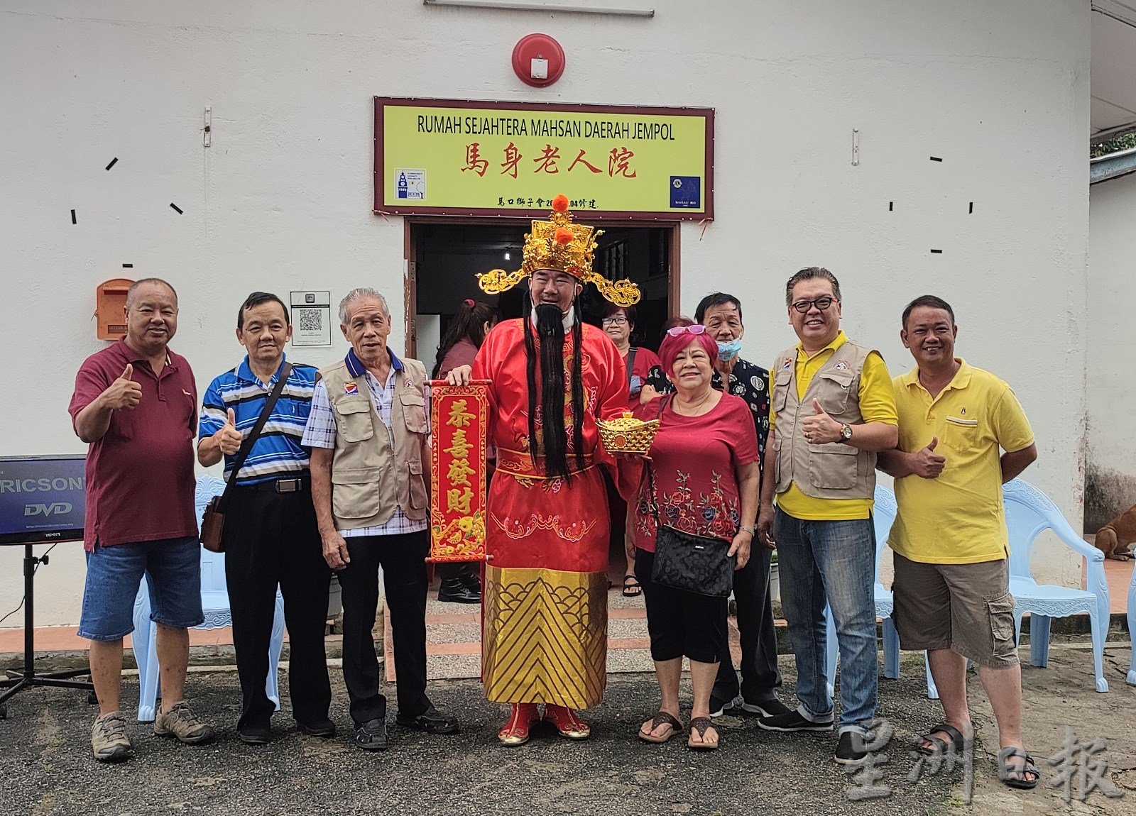 NS马口／颜怡益召集歌唱界好手到老人院，唱新年歌给老人听