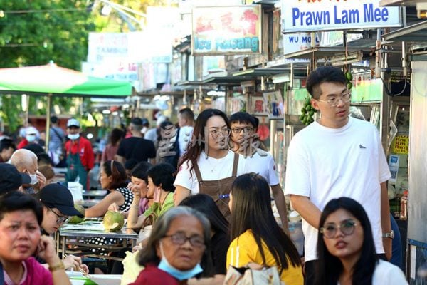 食客在市厅小贩中心用餐时,务必记得,自己有“自由选座位,自由点餐”的权利。