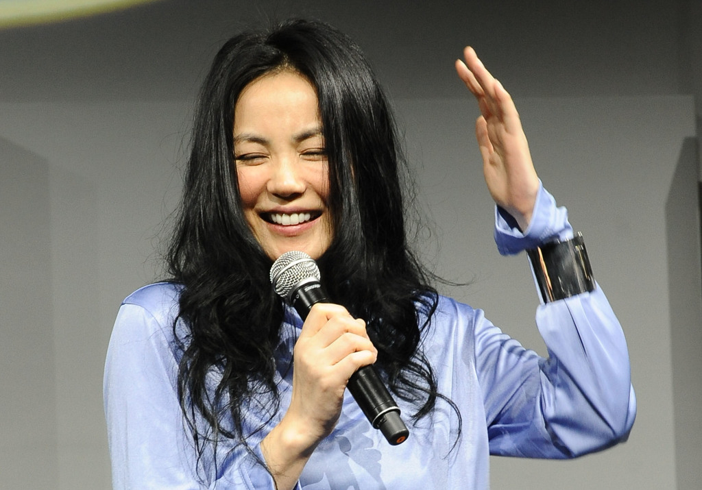 12年前大赞纽约人被翻出  王菲掀爱国争议遭围剿