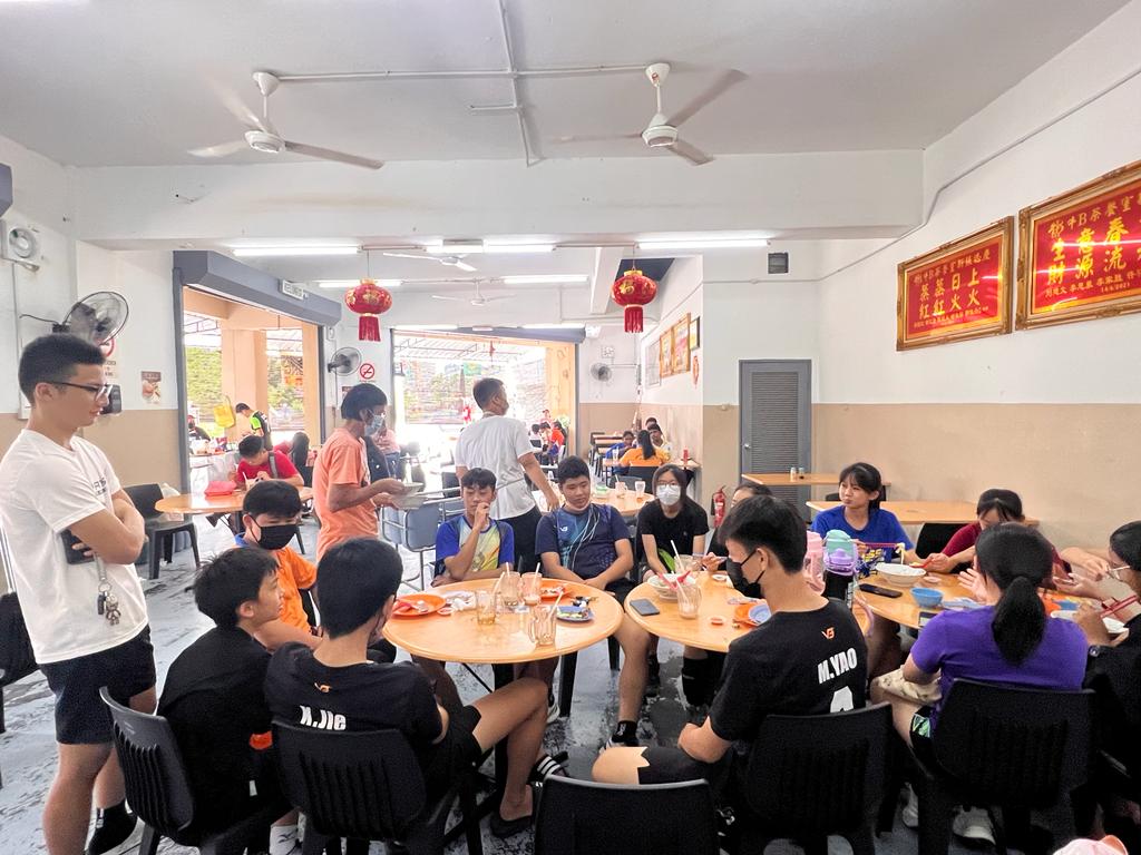 18/2大都会/都市全视角(综合)智能时代遗落了老人?