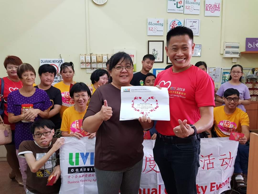 21/2有故事的人:李凌威:积极行善且感动他人 也是一种人生成功