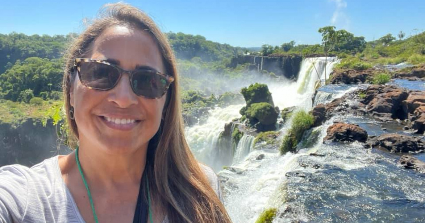 25年婚断…前夫再婚火辣教练 美女邀请闺蜜参加“自己嫁给自己”婚礼