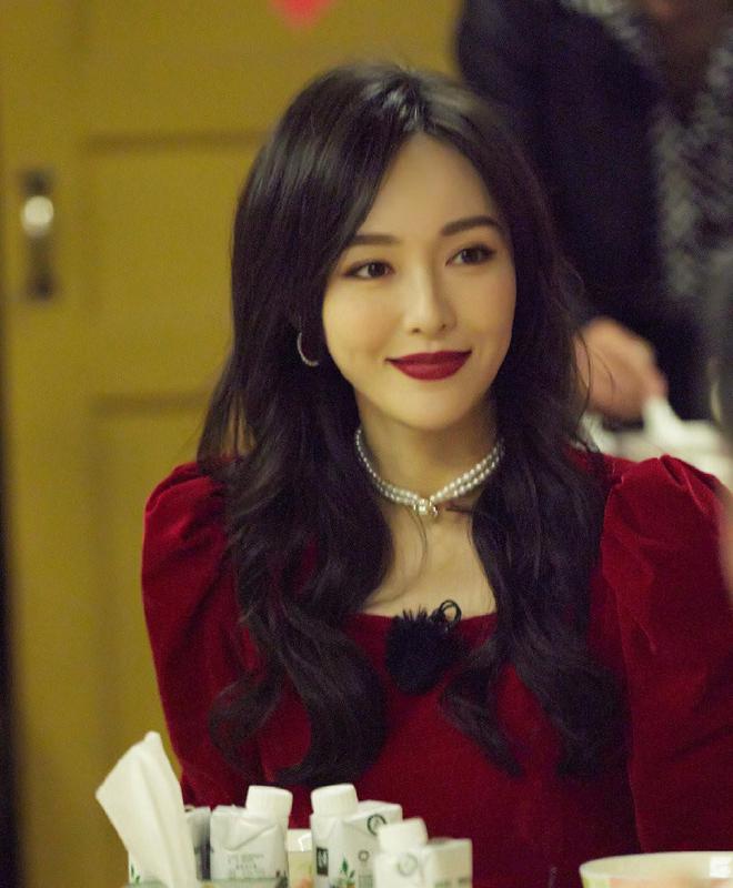 39岁唐嫣超甜跳《爱你》 少女感媲美原唱王心凌