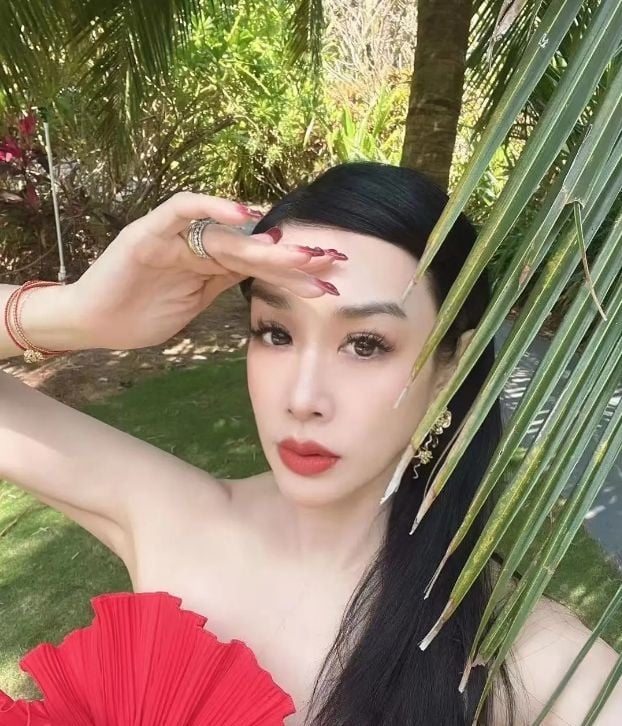 52岁锺丽缇P图太重手 撞脸阿凡达纳美星人