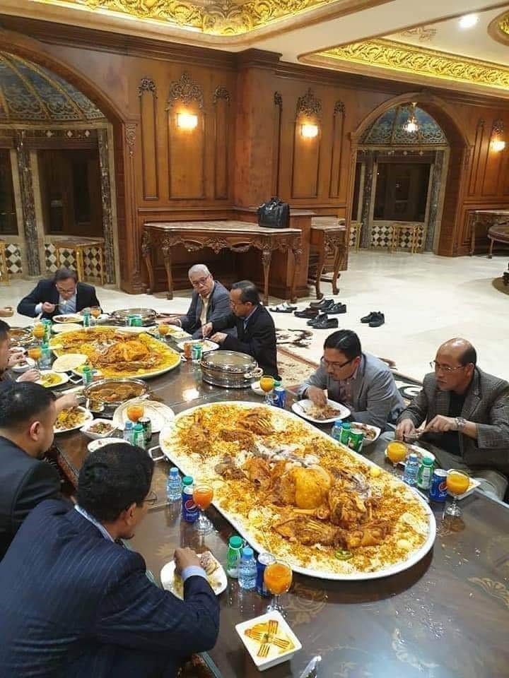 5pm综合//求真:网传安华享用大餐照片,是2019年旧照片