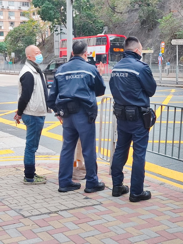 76岁狄龙驾车与巴士擦撞 儿子谭俊彦报平安:没有受伤