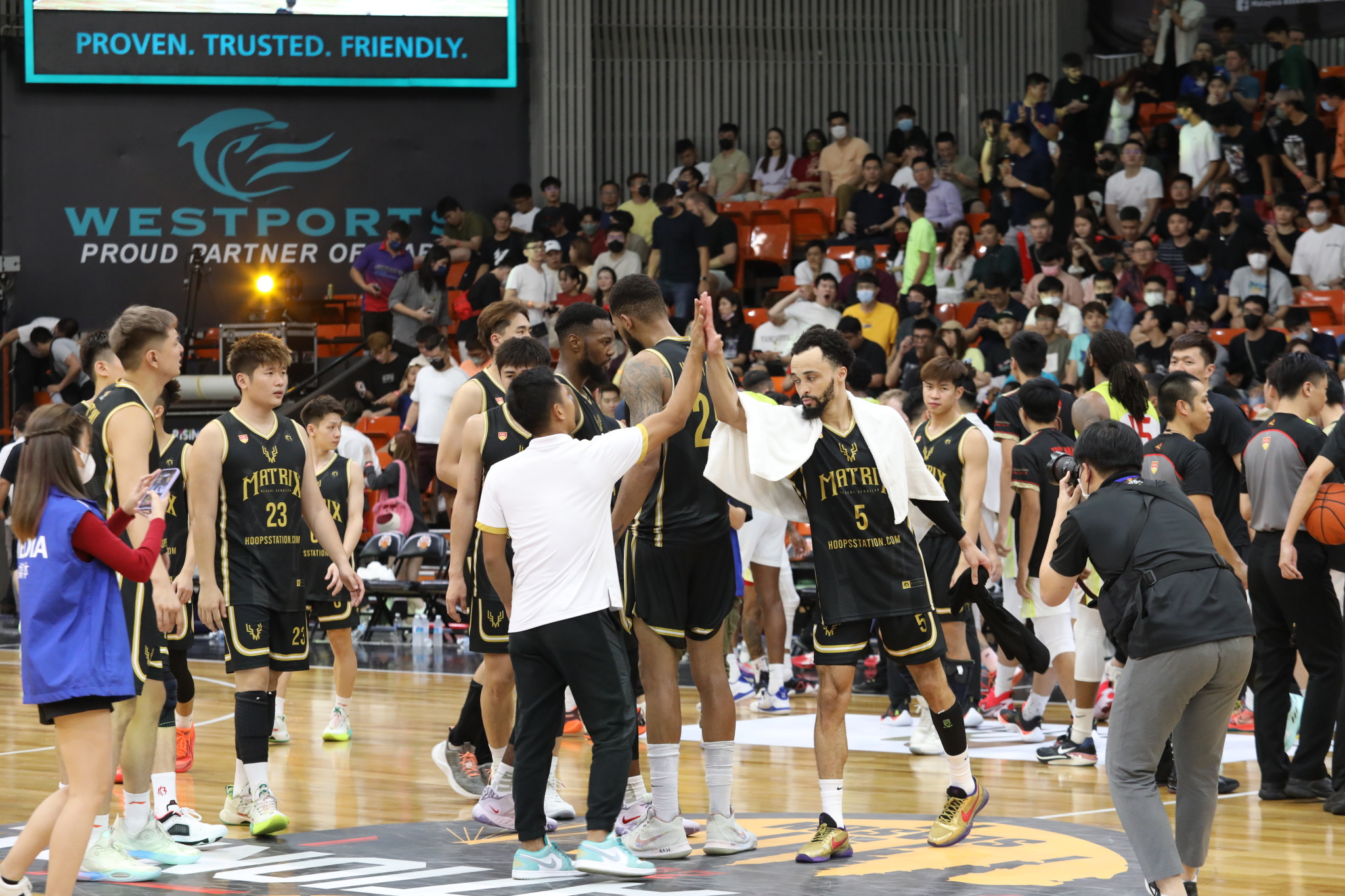 ABL| 吉隆坡站全胜登顶 金群利赴越南追连胜纪录