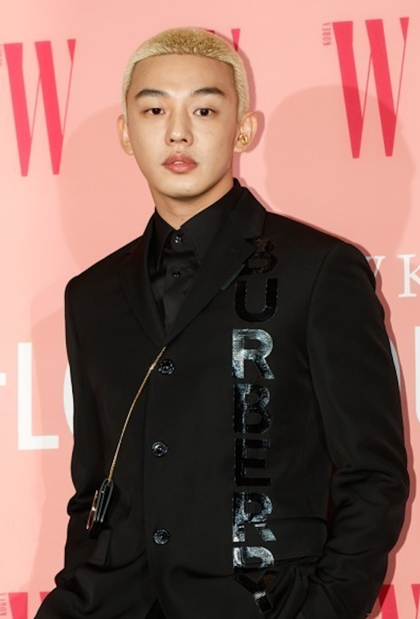 ​1年注射73次牛奶针  刘亚仁手机遭二度扣查