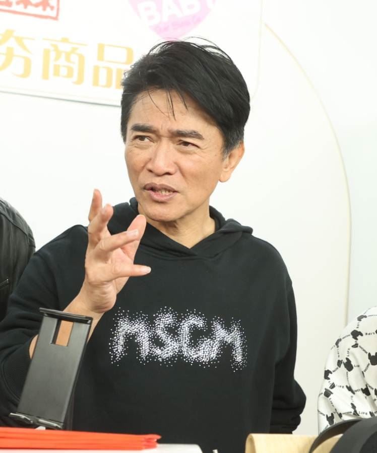 录影出意外铁条穿出 吴宗宪怒喊:艺人安全很重要