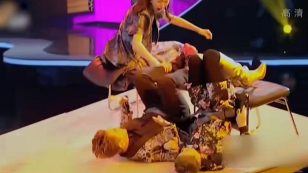 录影出意外铁条穿出 吴宗宪怒喊:艺人安全很重要