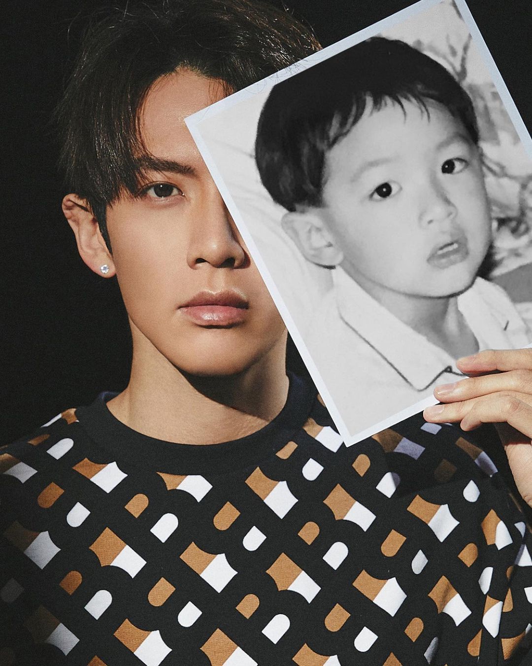 ​晒刀疤脸泄伤势?  柯震东 ：像我吗