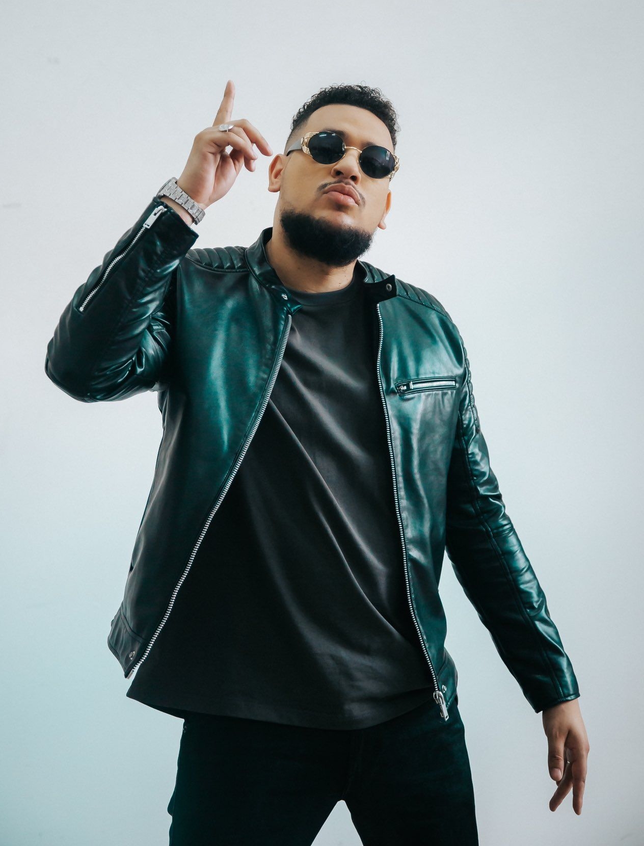 知名饶舌歌手AKA街头遭枪杀 得年35岁