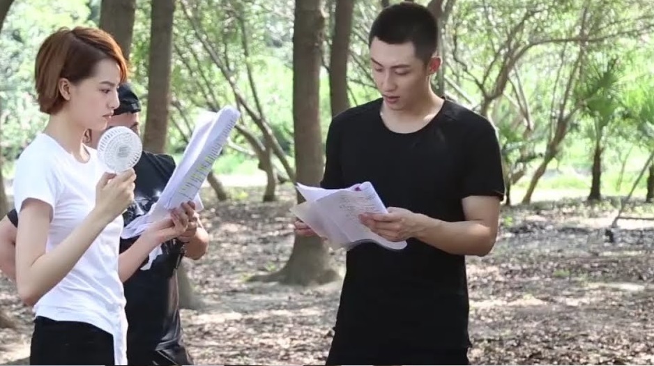 迪丽热巴黄景瑜秘恋4年? 圈内人发声“是真爱”