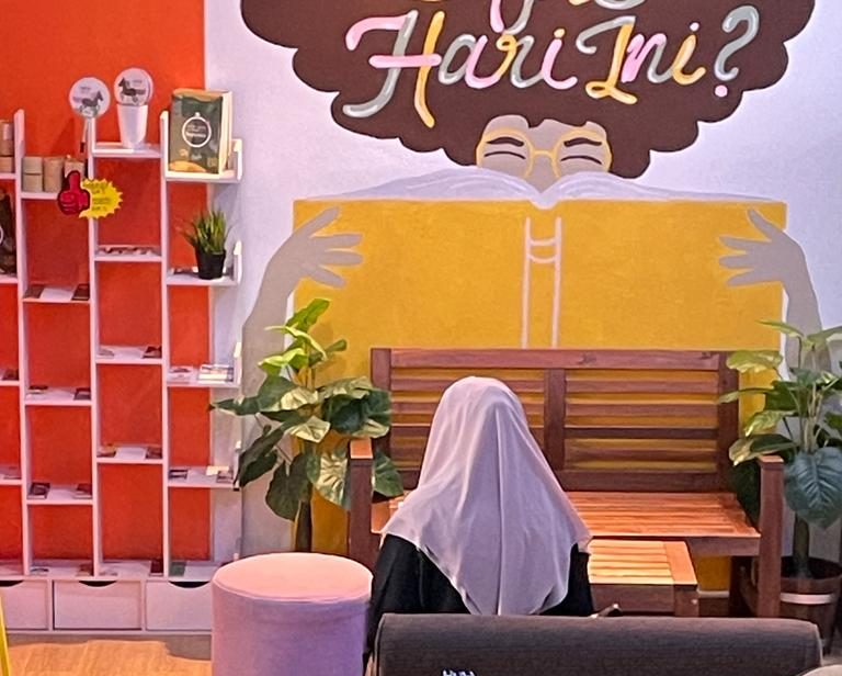 “我已怕到躲厕所了!” 2年来不断被女子骚扰跟踪 男子直崩溃