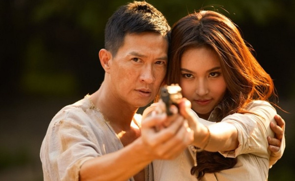 “最美变性人”POYD穿婚纱举行单身派对 富商未婚夫现身激嘴似预演婚礼