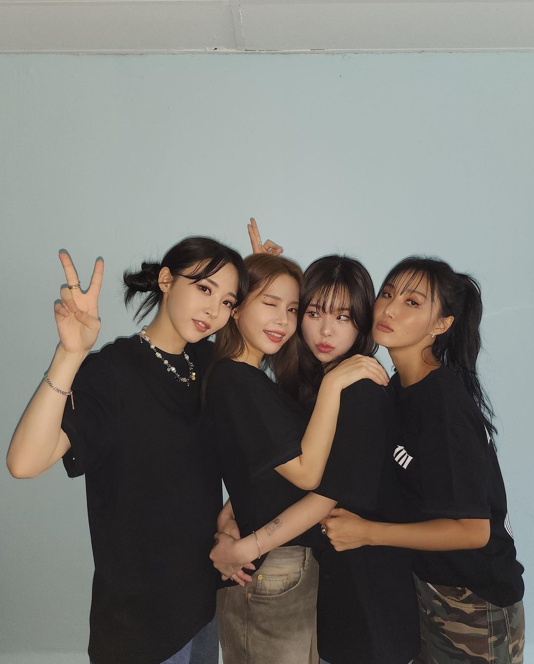 “Walao Eh”逗乐粉 MAMAMOO抛送原味毛巾