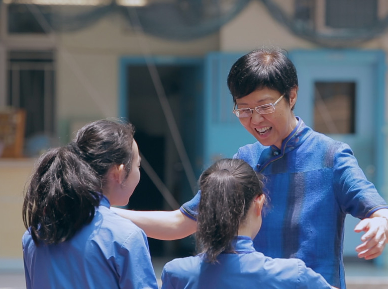 《给十九岁的我》掀争议 张婉婷道歉公映叫停