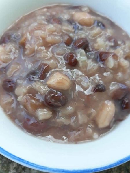 【重拾新村生活法】黄秀仪/消水肿利器——红豆花生蒜头糯米粥