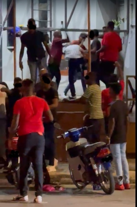 一群人发生喧哗、骚乱 警方立案调查