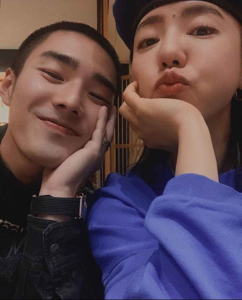 丁当晒花开甜放闪 318带小金城武来马?