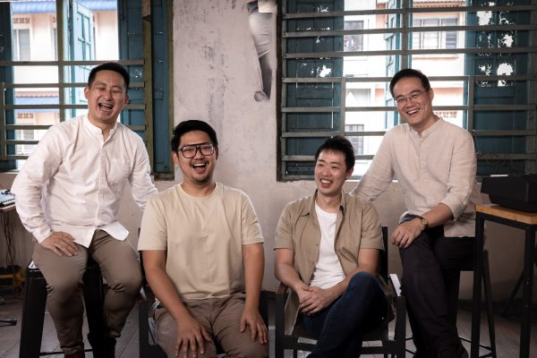 不只唱新年歌,“不误正业”玩转阿卡贝拉