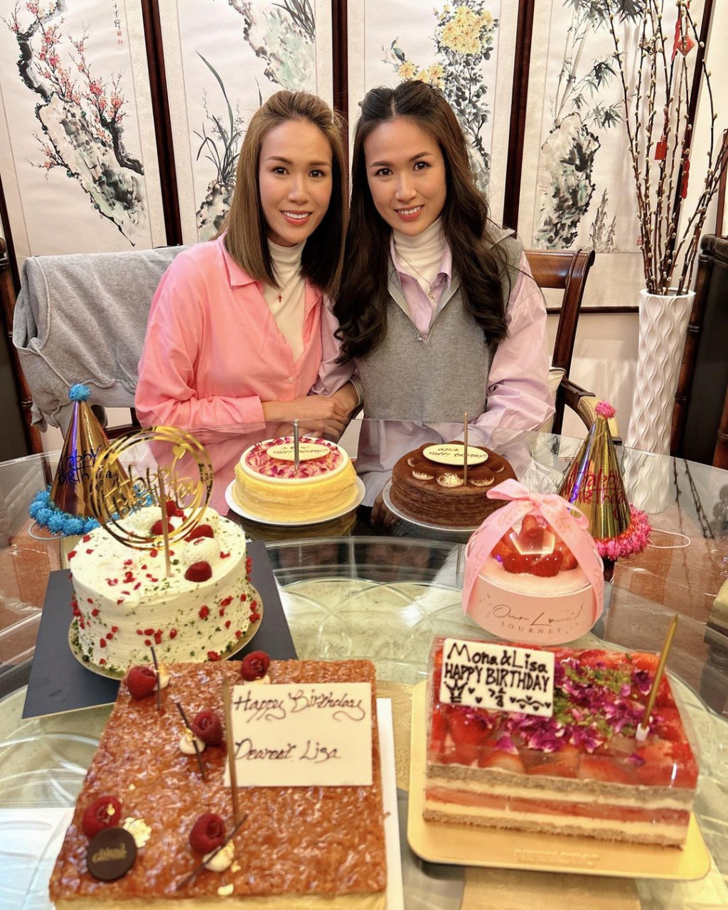 与孪生姐姐同庆36岁 庄思明连切6个蛋糕