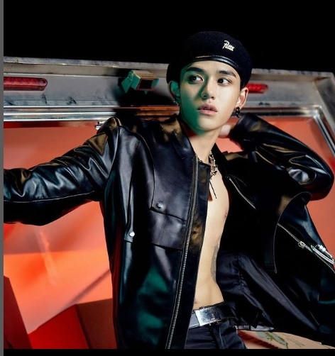 与SM高层晒合照 Lucas复出倒计时？