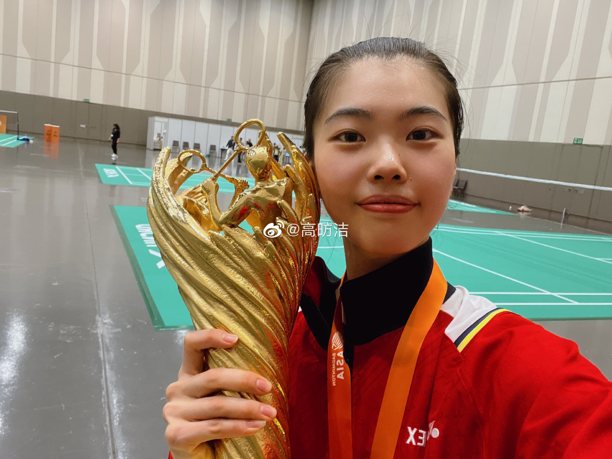 世界羽联最新世界排名| 李梓嘉（谢苏）排名不变  高昉洁连升28级最亮眼