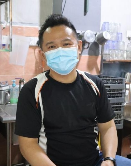 东01:非靠白开水赚钱,业者称白开水售价50仙合理。