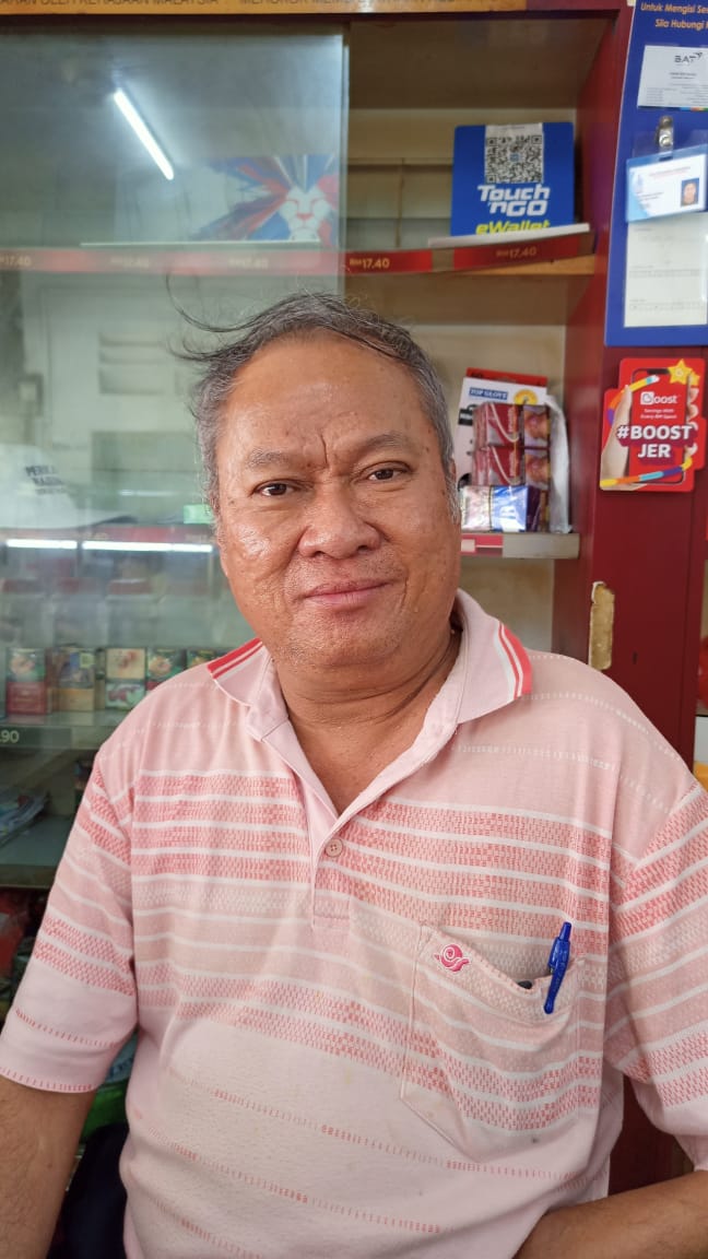 东01:非靠白开水赚钱,业者称白开水售价50仙合理。