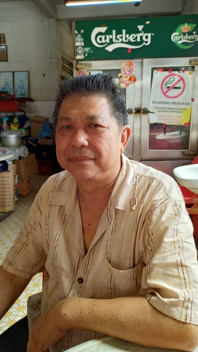 东01:非靠白开水赚钱,业者称白开水售价50仙合理。