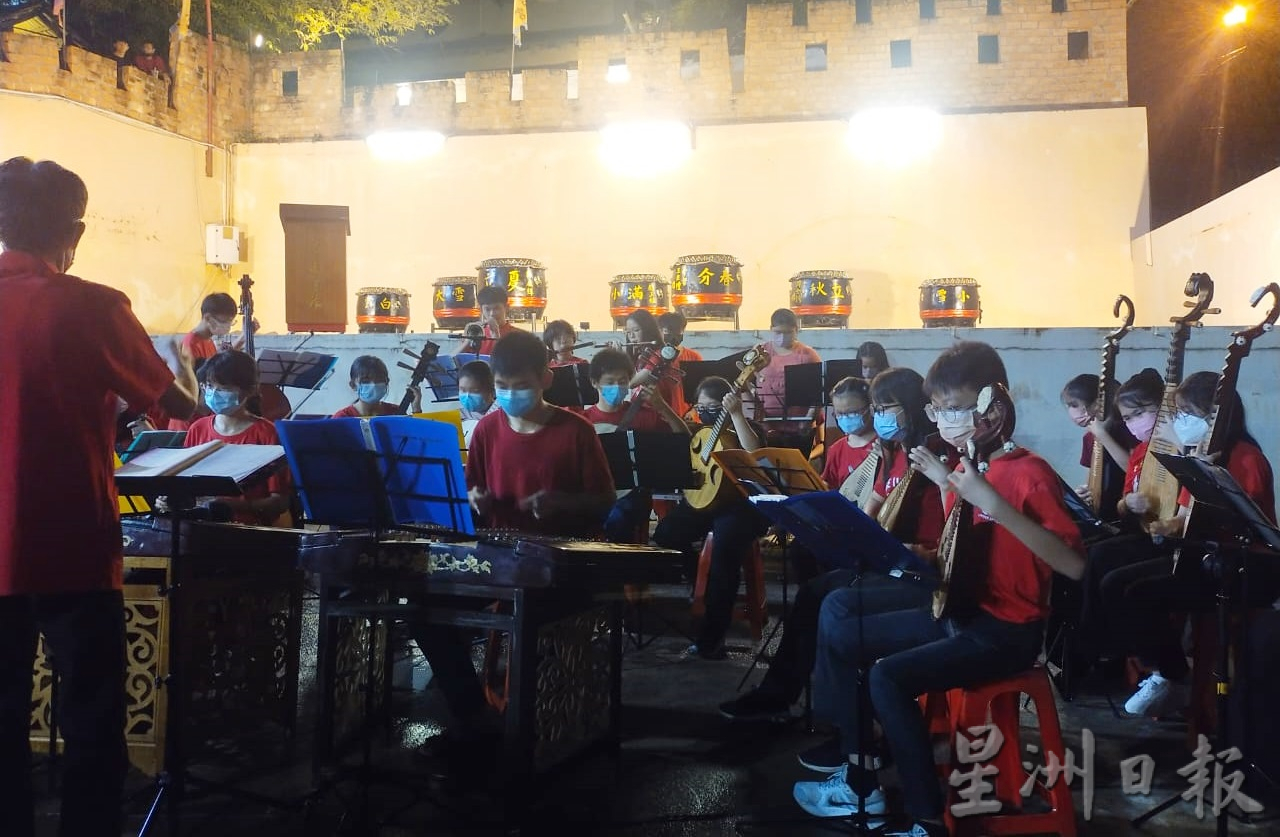 东:2023年癸卯年兔兔与你庆元宵庆典 约300人赴约闹元宵